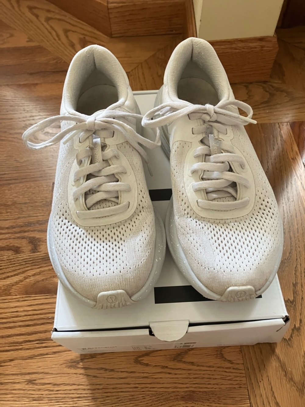 lululemon athletica | Beyondfeel Run Bone/Silver/White Sneakers 6.5